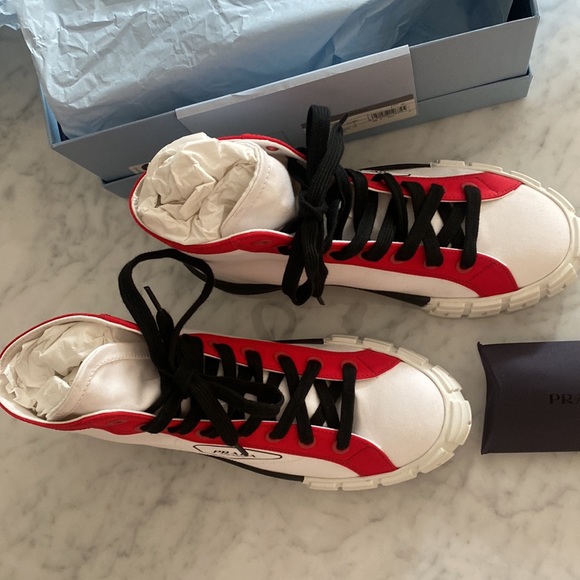 Prada Sneakers White/Navy/Red 40 NWT - Picture 2 of 8